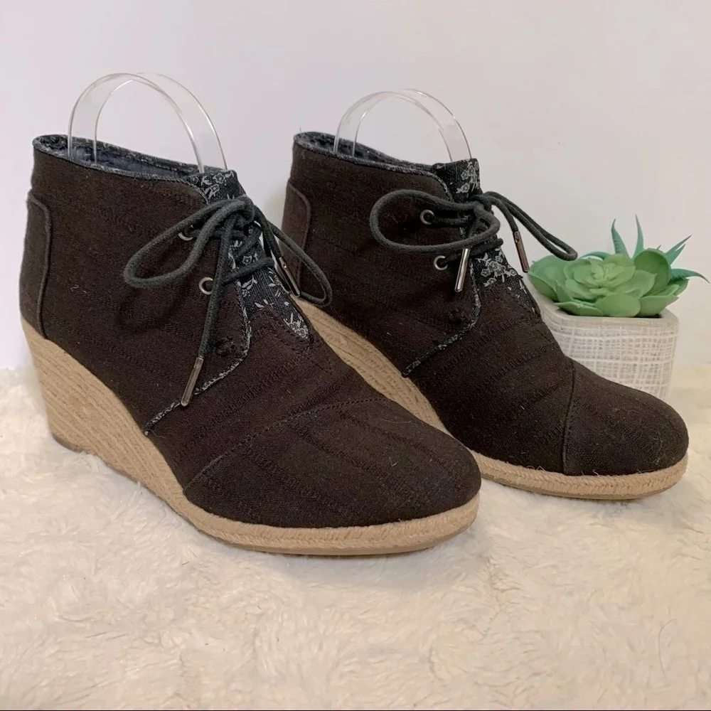 Toms espadrille wedge black lace up booties